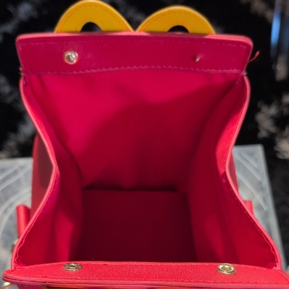 Stylish Red and Yellow Crossbody Bag - Picture 4 of 4